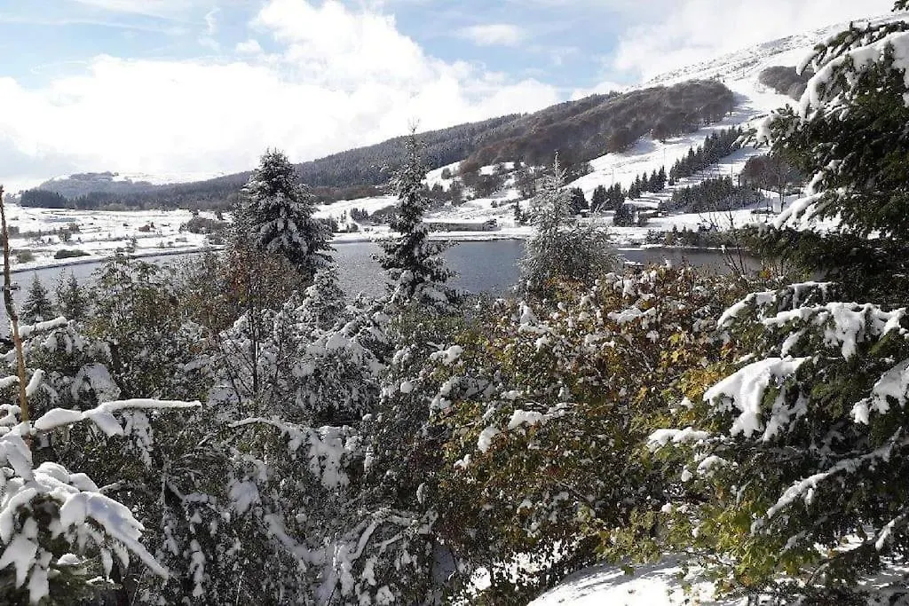 Chalet Emma Appartement Tout Equipe Et Refait A Neuf Dans Une Residence 3 Etoiles Besse-et-Saint-Anastaise Apartment